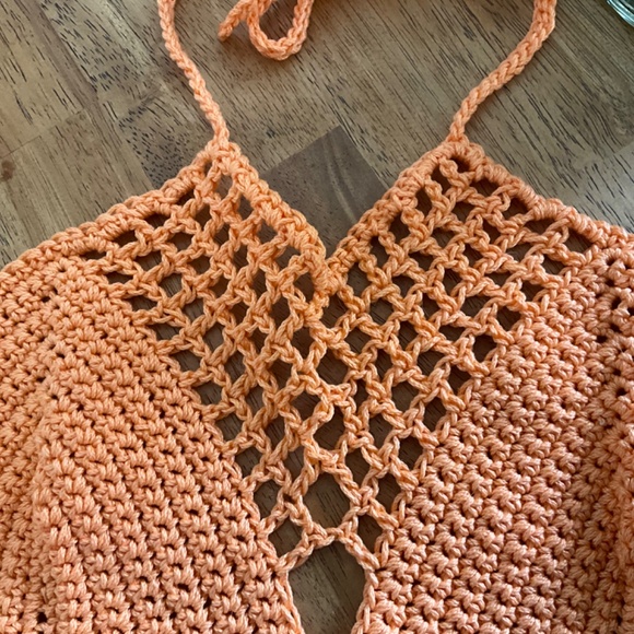 HAND CRAFTED CROCHET HALTER SMALL CROP BOHO HIPPIE OFF THE SHOULDER CROP TOP - Picture 4 of 7